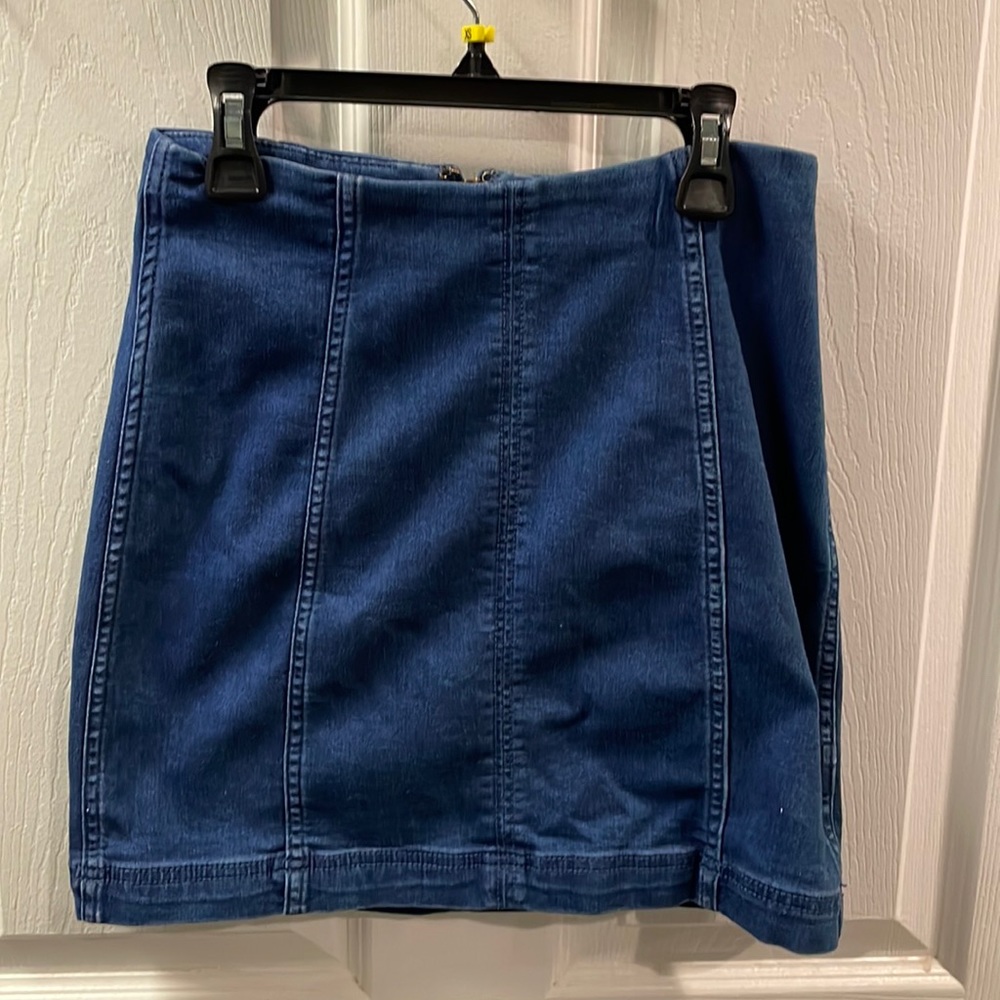 Fitted Denim Skirt. Size 4